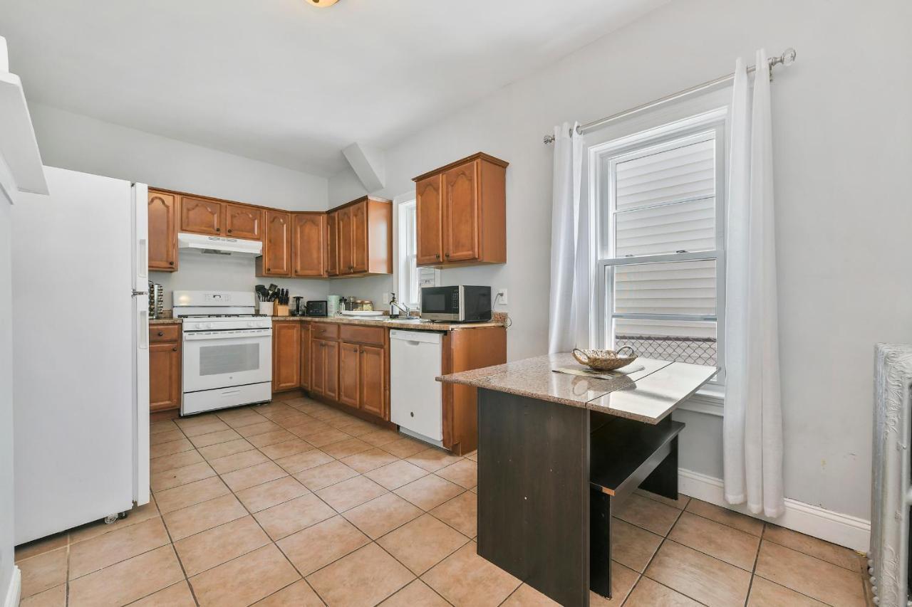 The Maverick - Luxurious Apartment - Free Parking - 2 Miles From Boston Logan Airport Chelsea Bagian luar foto